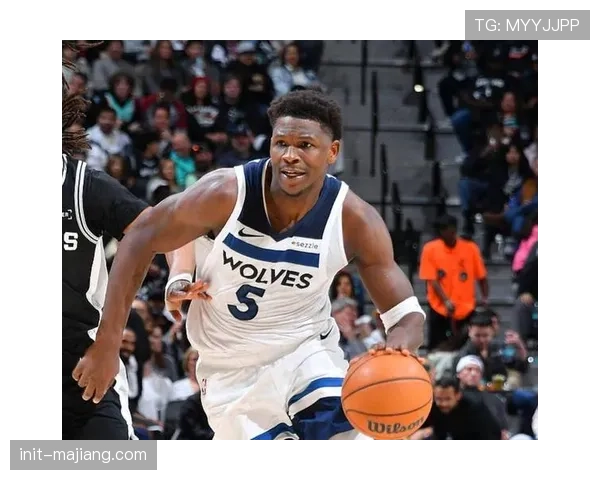 爱德华兹34分4篮板4助攻，森林狼客场124-121险胜开拓者