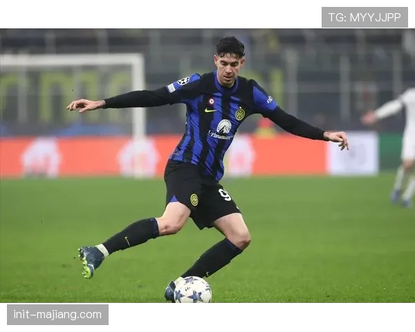 国米后卫巴斯托尼入选三月意甲最佳阵容，其长传发动进攻数据领先所有后卫